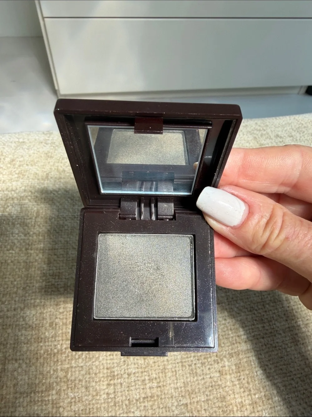Laura Mercier “Pewter” Single Eyeshadow -like new! Discontinued hard to find!